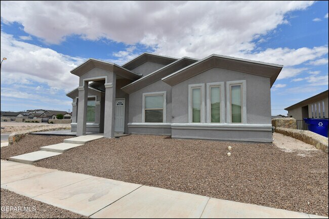 Building Photo - 14901 Tierra Isaiah Ave