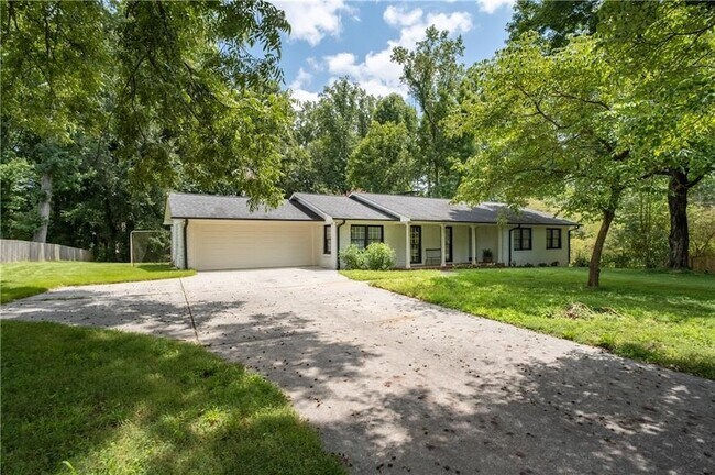 Building Photo - 285 Dania Dr