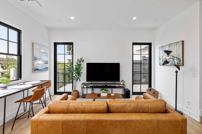 Building Photo - 603 Garnet St