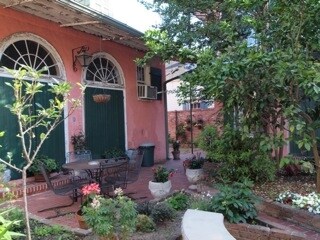 Building Photo - The Fernendez House