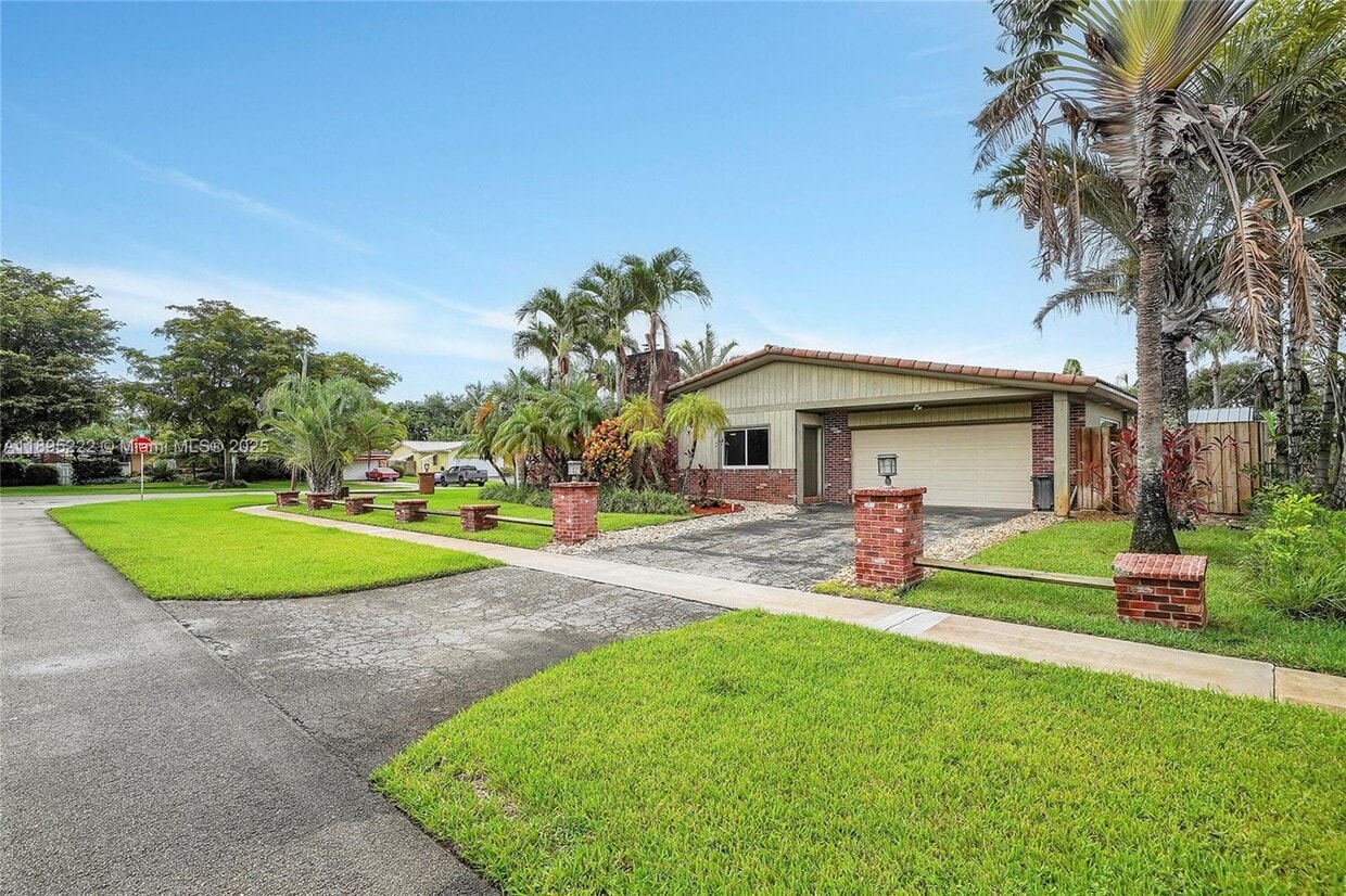 Foto principal - 1518 N Yale Dr