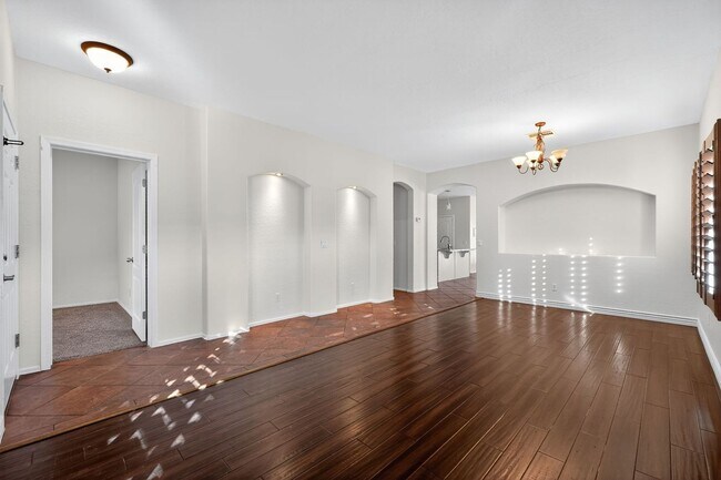 Building Photo - 4178 E Maplewood St