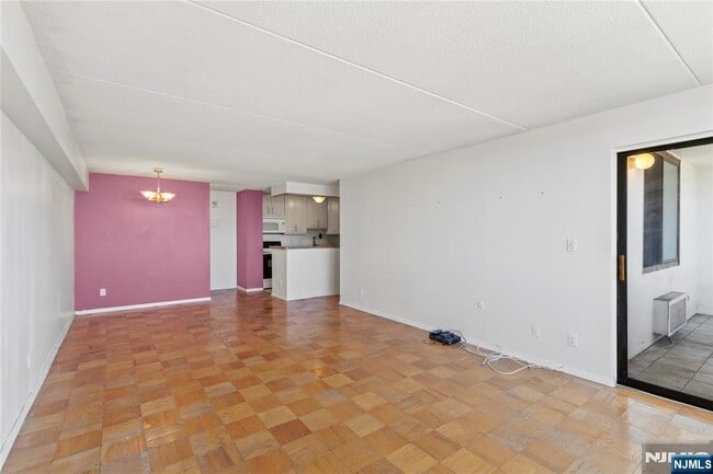 Building Photo - 250 Gorge Rd