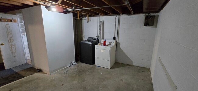 Foto del edificio - 2027 Glenbrook Dr