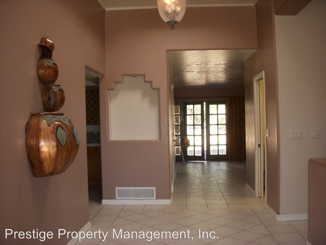 Building Photo - 4 br, 1.5 bath House - 1492 W Montebella Dr