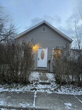 Building Photo - 836 Vine St