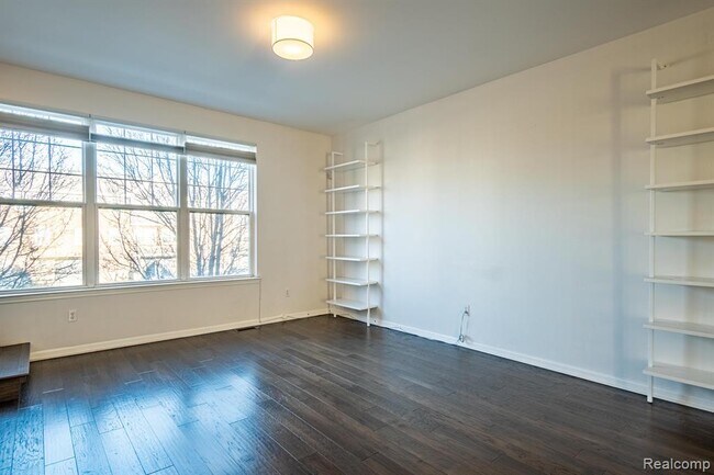 Foto del edificio - 5561 Brush St