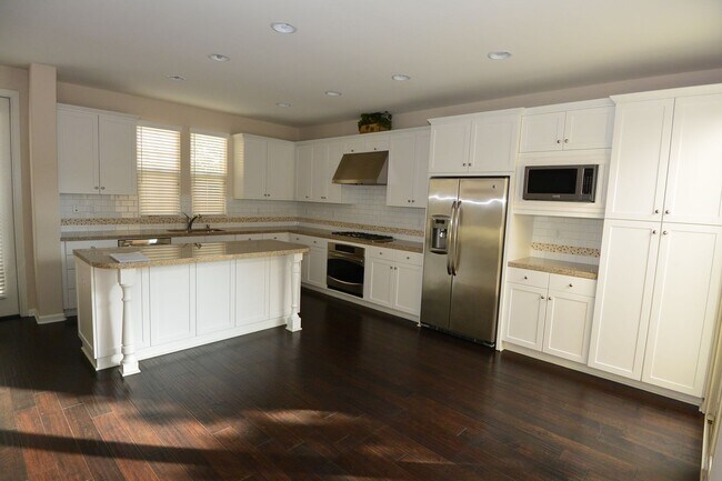 Building Photo - 2 Story 3 Bd plus an Office 2 Bath