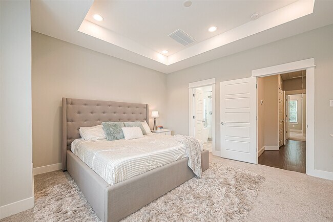 Foto del edificio - 2051 Sherwood Forest St