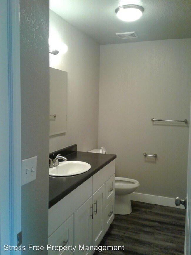 Building Photo - 411 N 800 W