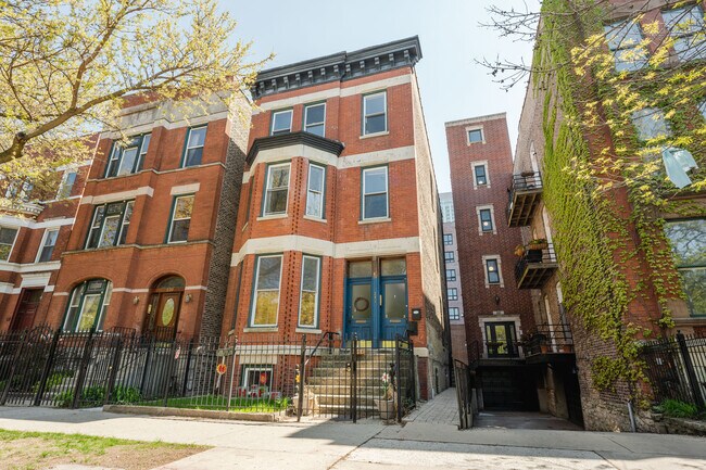Foto del edificio - 241 W Scott St