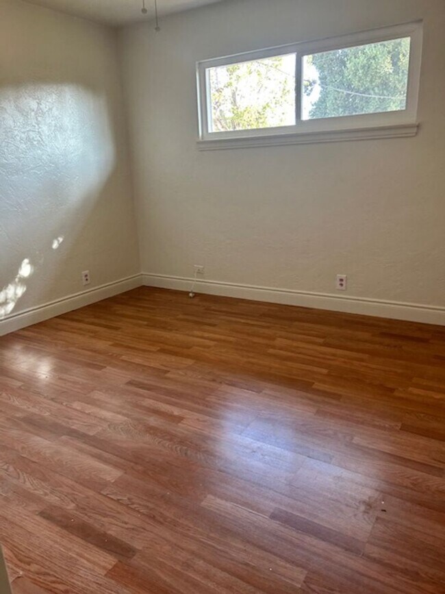Foto del edificio - 4436 N Van Dyke Ave