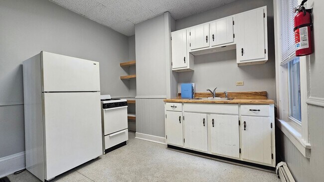 Building Photo - 234 Pearl St