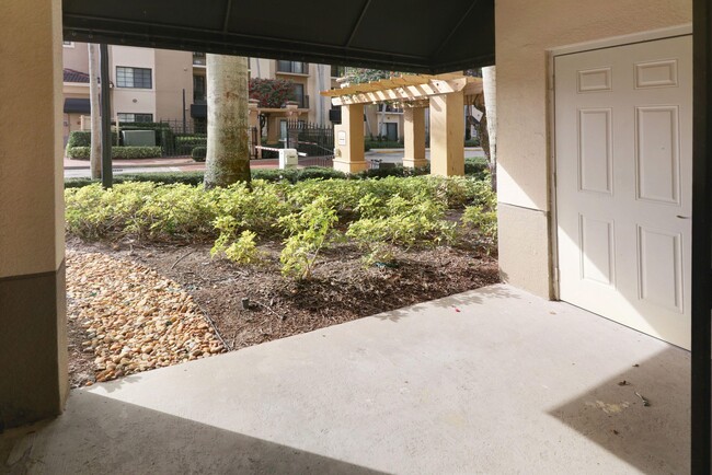 Foto del edificio - 4903 Midtown Ln