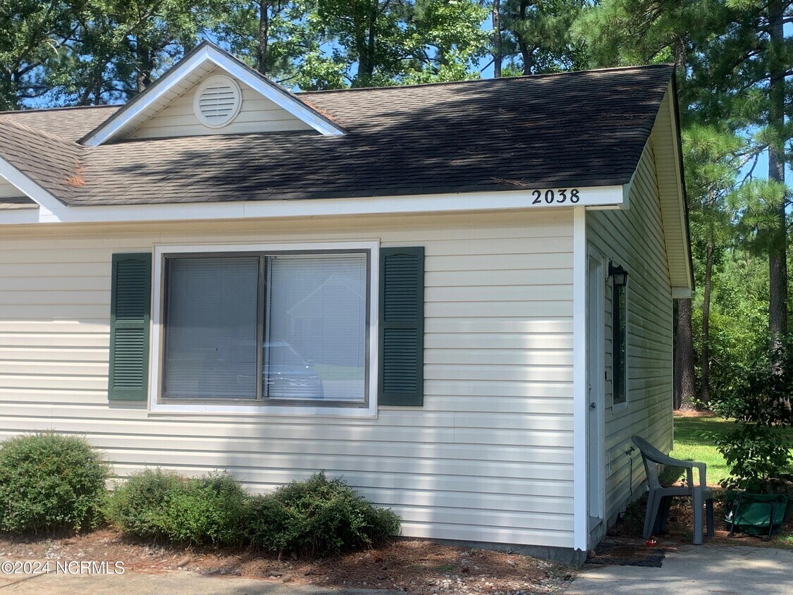 2038 Countrywood Dr, Jacksonville, NC 28540 House Rental in
