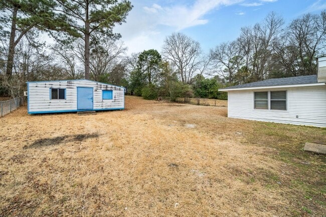 Building Photo - 1216 Beechdale Rd