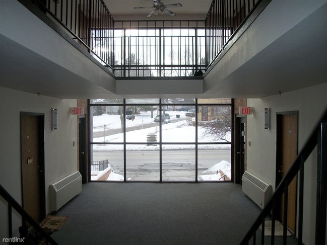 Building Photo - 7900 Harwood Ave