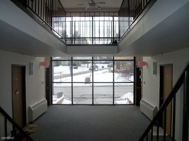 Foto del edificio - 7900 Harwood Ave