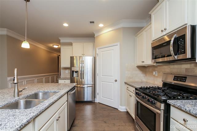 Building Photo - 3799 Norman View Dr