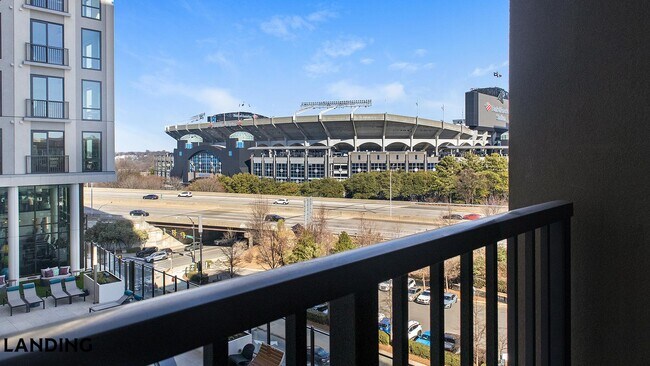 Foto del edificio - 1007 S Mint St