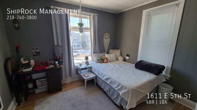 Foto del edificio - 1611 E 5th St