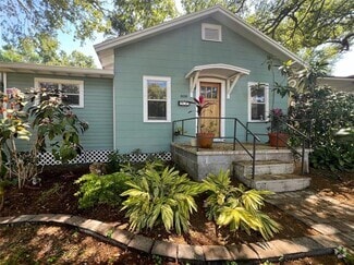 Building Photo - 808 W Coral St