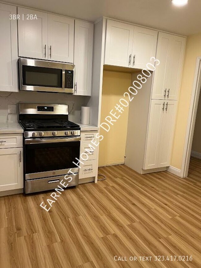 Building Photo - 9307 Geyser Ave Northridge, CA 91324