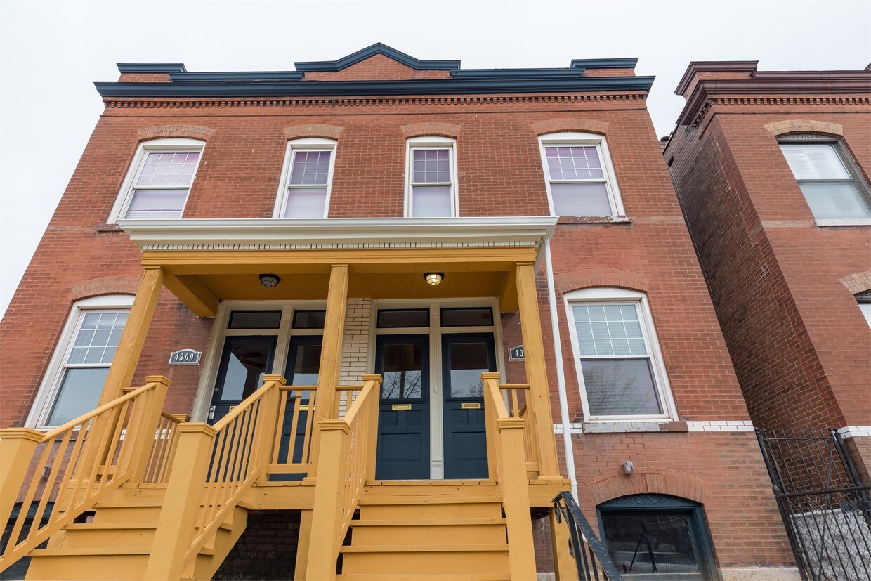 43074309 Chouteau Ave, St. Louis, MO 63110 Townhouse for Rent in St