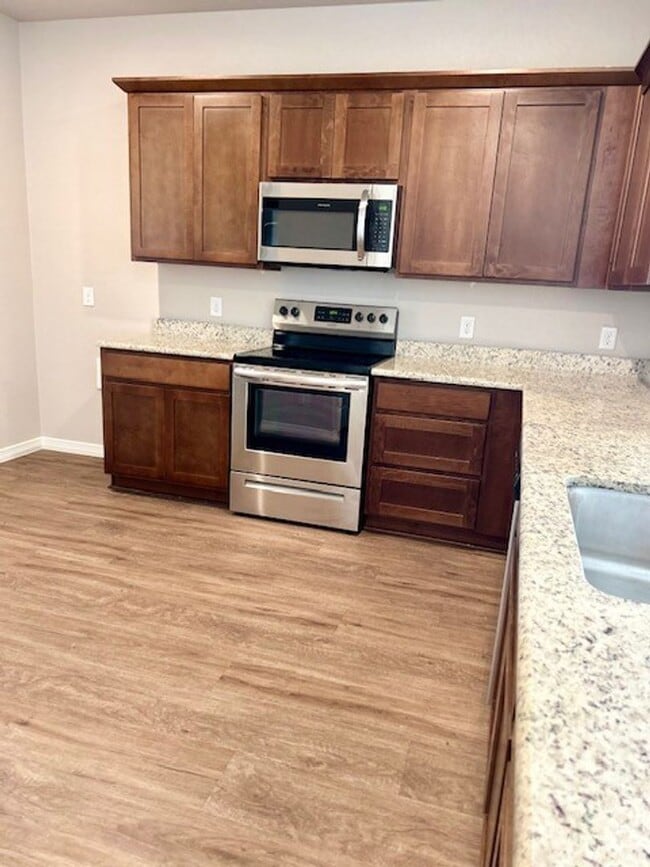 Building Photo - $200 OFF YOUR FIRST MONTH RENT MOVE IN SPECIAL