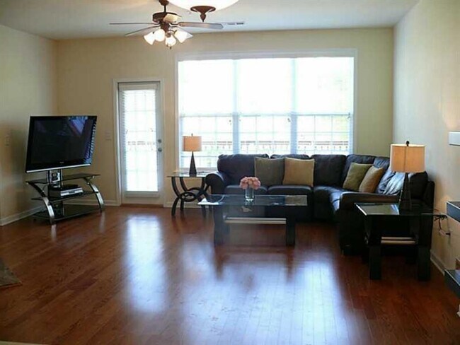 Building Photo - 11351 Musette Cir