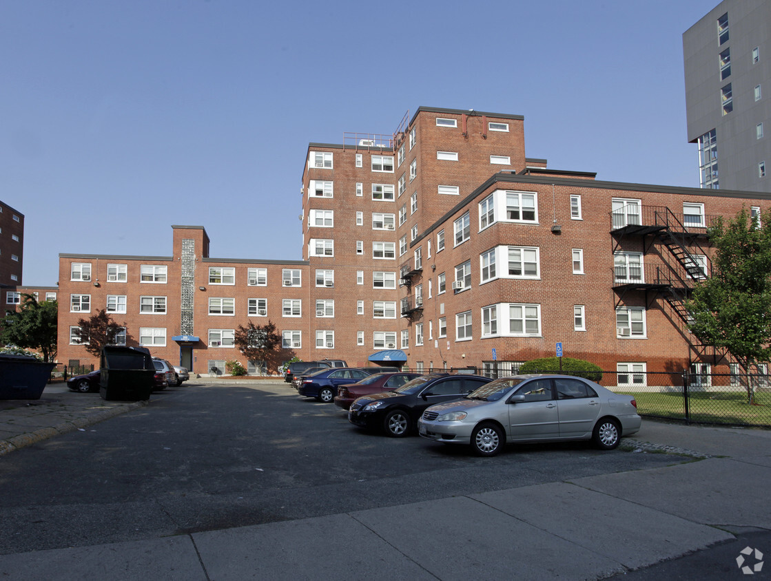 Primary Photo - Whittier Street Apartments