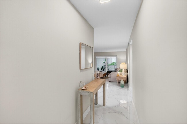 Foto del edificio - 322 N Federal Hwy