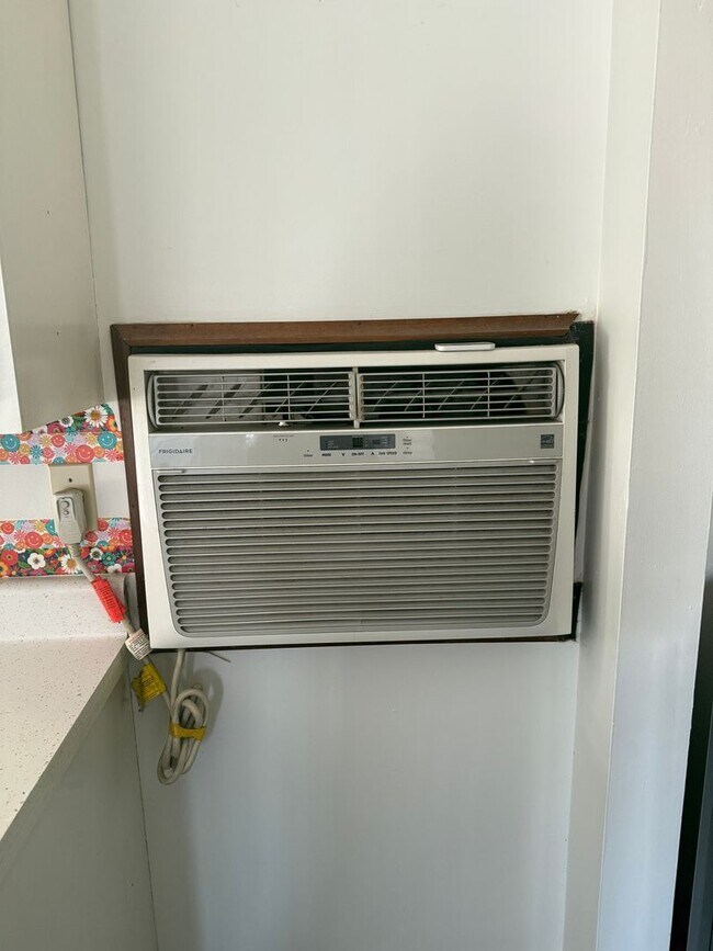 Building Photo - 201-203-203 Jackson St