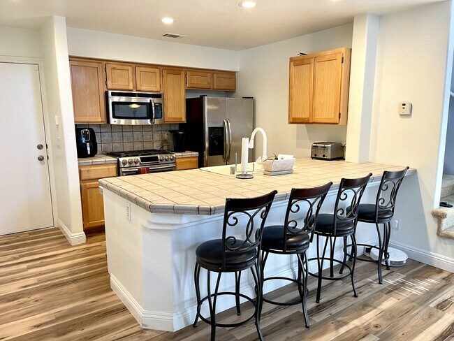 Foto del edificio - 1401 Beaver Spring St