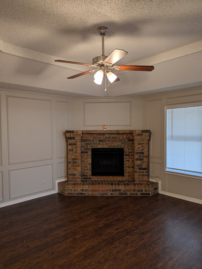 Foto del edificio - 1909 Willow Vale Dr