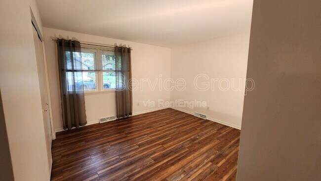 Foto del edificio - 410 Monroe St