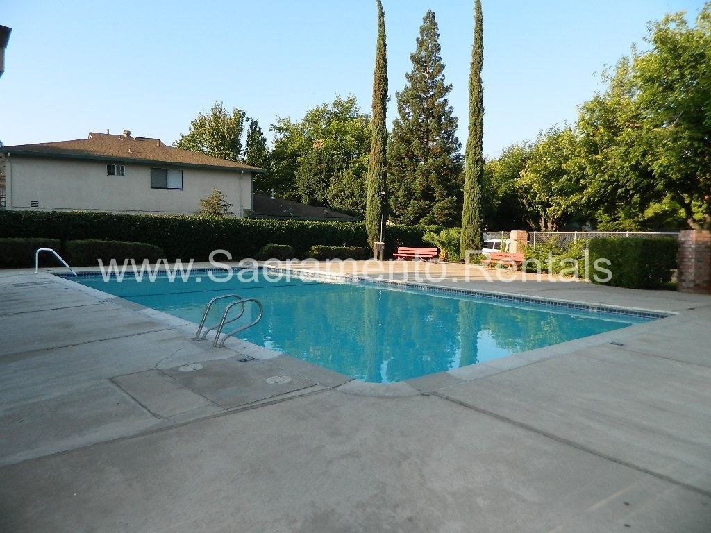 Building Photo - 2 br, 1 bath House - 6206 Longford Drive #1