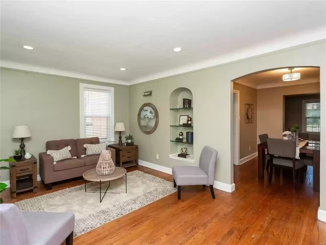 Building Photo - 8739 White Ave