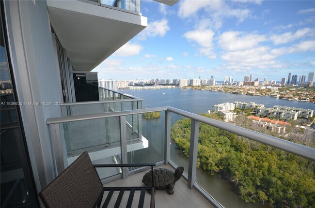 Foto del edificio - 16385 Biscayne Blvd