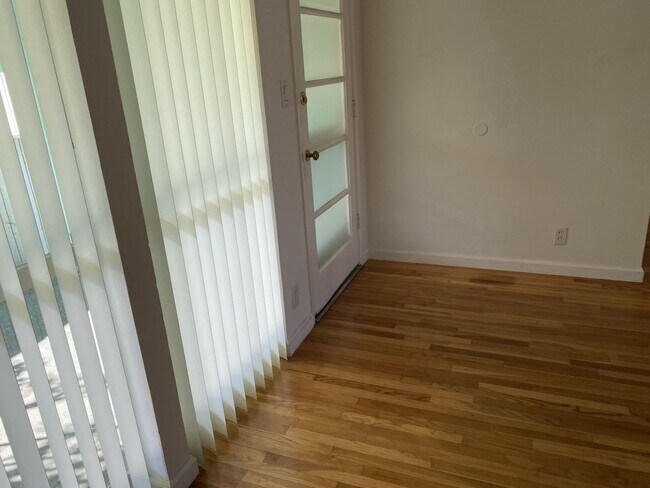 Building Photo - 0166 -- MERRY LN