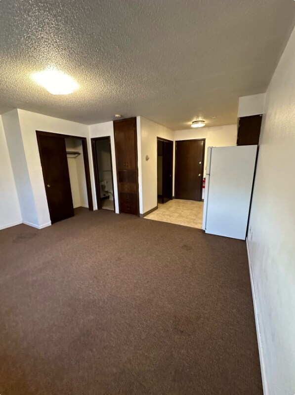 Foto del edificio - 320 Oak Ave N