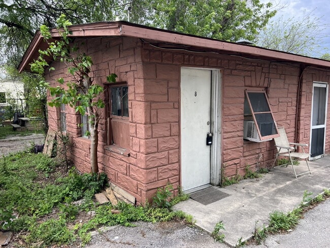 Building Photo - All Bills Paid - Studio for Rent