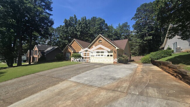 Foto del edificio - 1582 Longwood Dr