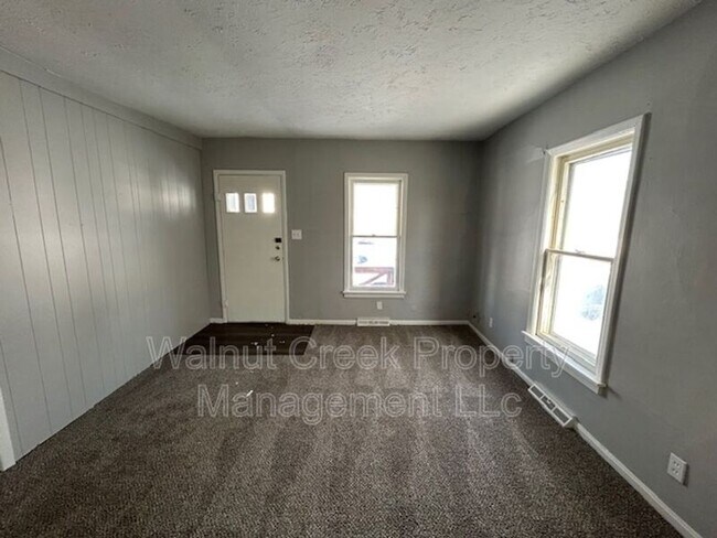 Foto del edificio - 939 W 22nd St