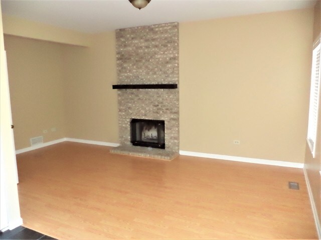 Foto del edificio - 8601 Sycamore Ct