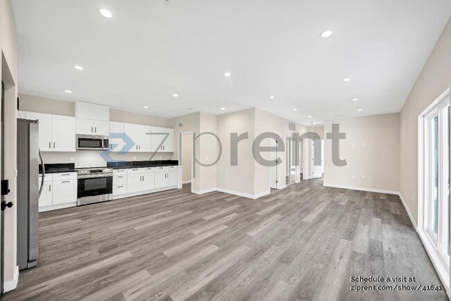 Building Photo - 22657 Strathern St