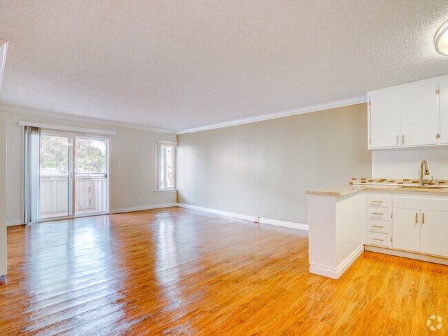 Unidad 214 - Village Green Apartments