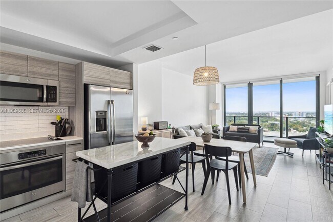 Foto del edificio - 121 NE 34th St