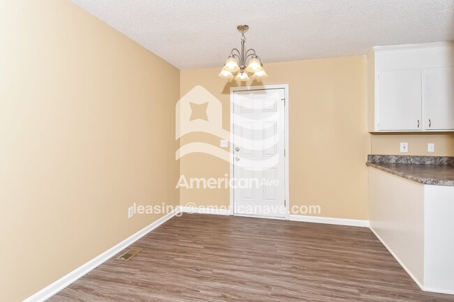 Building Photo - 7352 Pinedale Dr