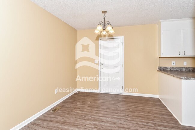 Foto del edificio - 7352 Pinedale Dr